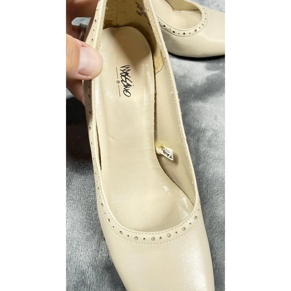 Mossimo Shoes Womens Size 7.5 Beige Leather Eyelet‎ Trim Round Toe Pumps Dress